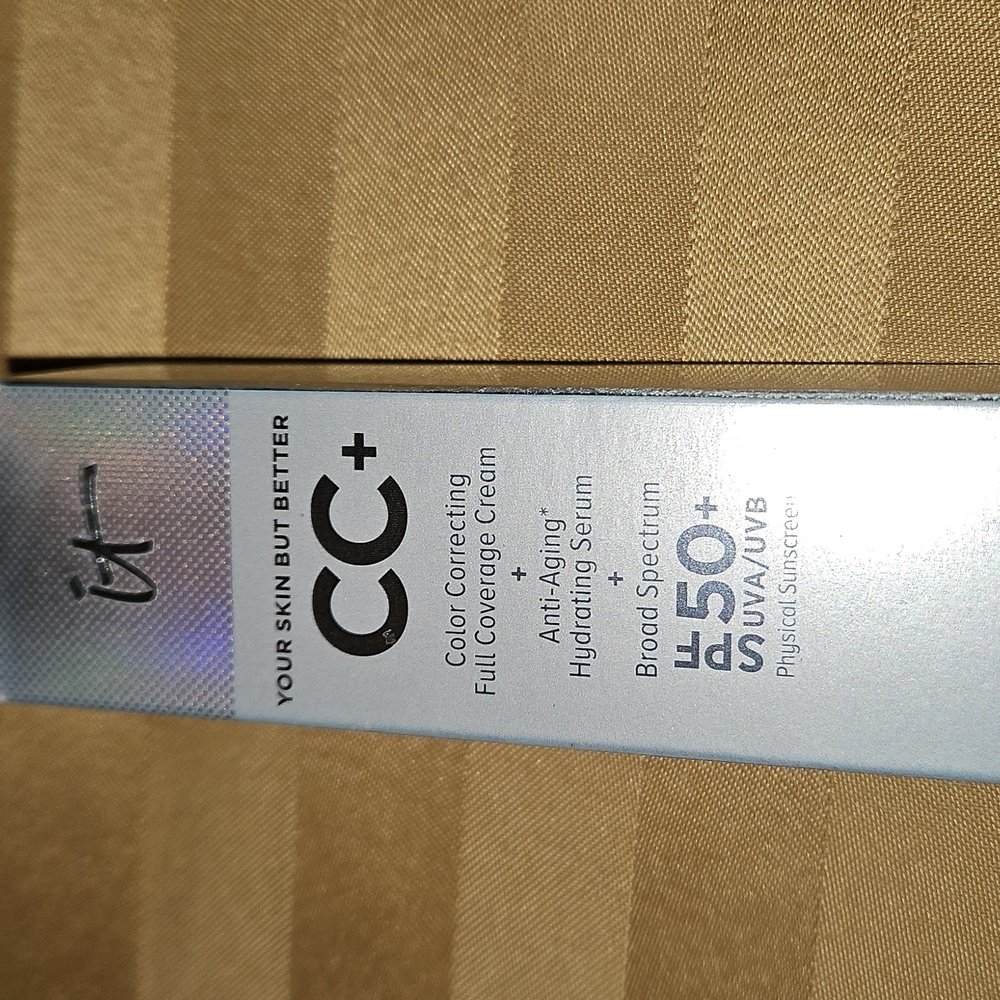 🆕️ IT Color Correcting Full Coverage Cream Anti-Aging SPF 50+ LIGHT exp 12/2024